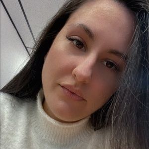 Meet your Posher, Milena